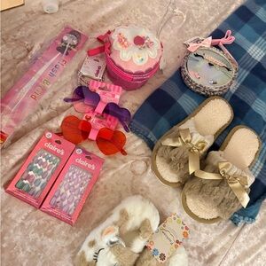 Accessories for the little ladies